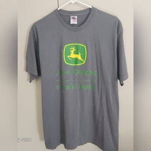 E28 John Deere Tractor Brand Gray Short-sleeved T-shirt with green & yellow logo
